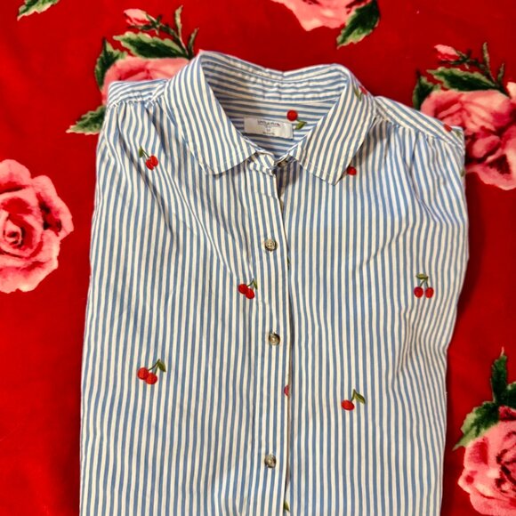 UNTUCKit “Charlotte” Cherry Embroidered Button-Down Shirt – Size M - Picture 16 of 16